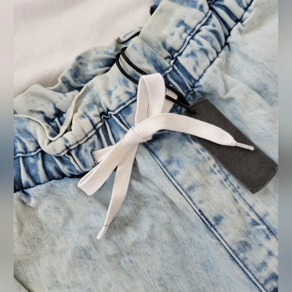 Blank NYC NWT Ribcage paperbag waist drawstring light acid wash jeans 30 - Picture 3 of 11